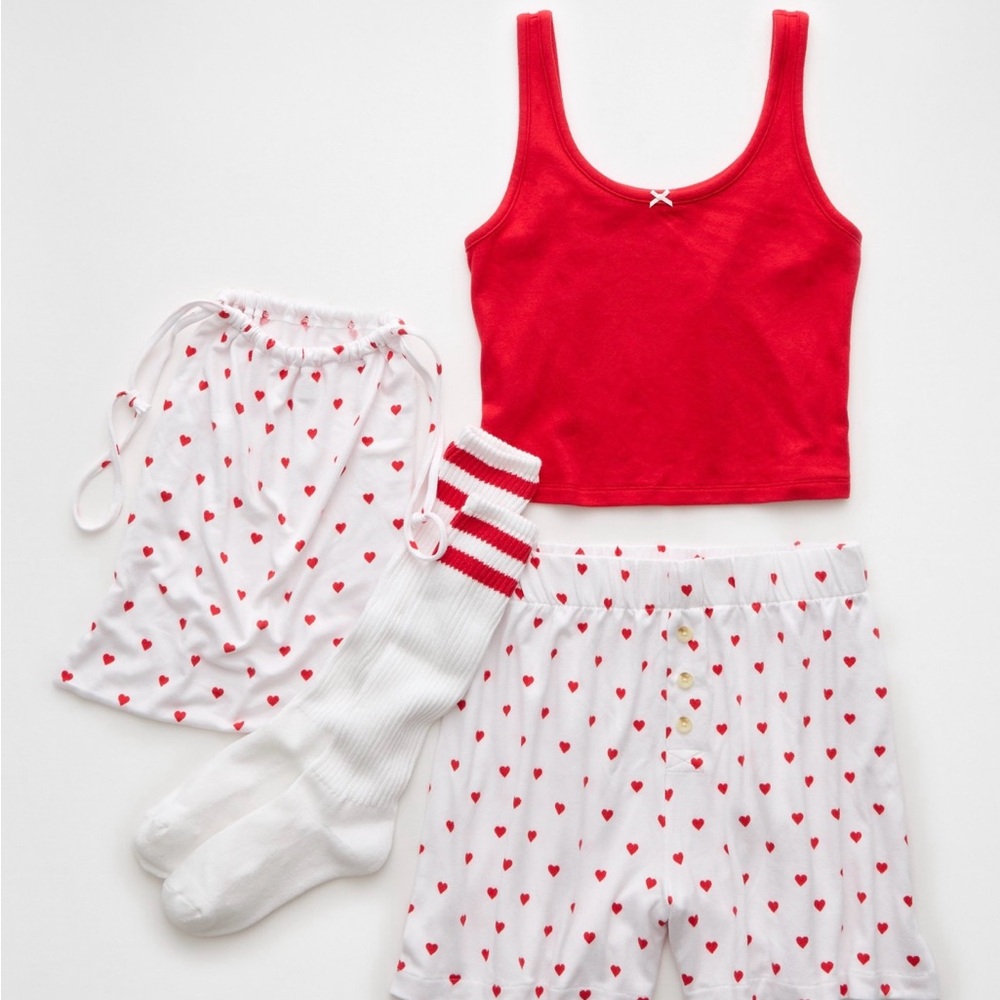 NWT (M) AE Mini Hearts PJ Set
